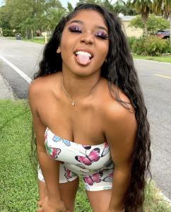 Yvette Wiliams - Baby Phoenix, USA