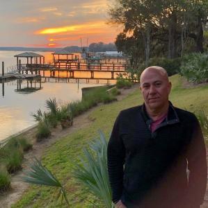 Robert Waddy - Daddy Austin, USA